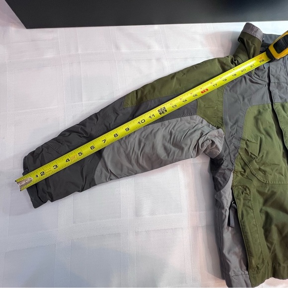 The North Face HyVent 2 in 1 Green & Gray Jacket - Picture 9 of 10